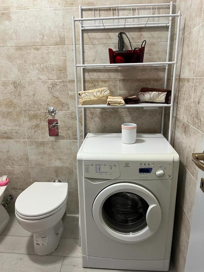 Einaudi Apartment Cologno Monzese Buitenkant foto