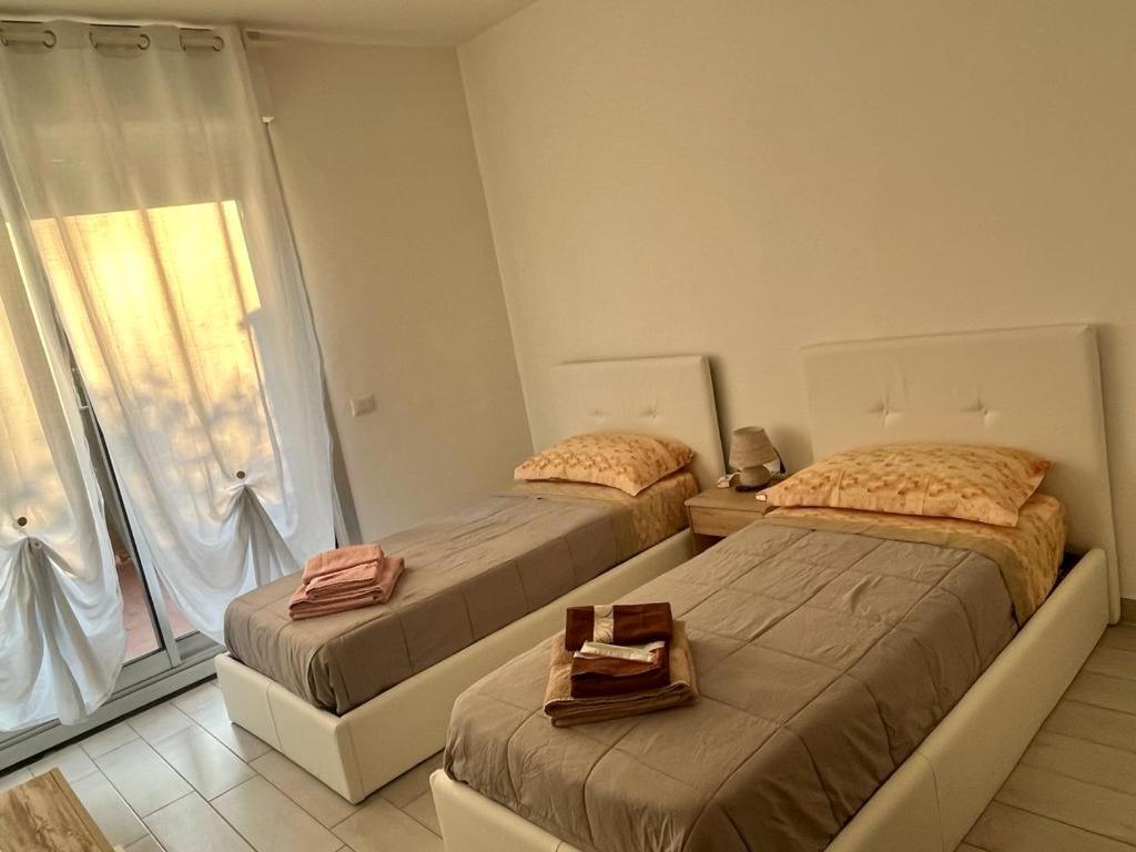 Einaudi Apartment Cologno Monzese Buitenkant foto