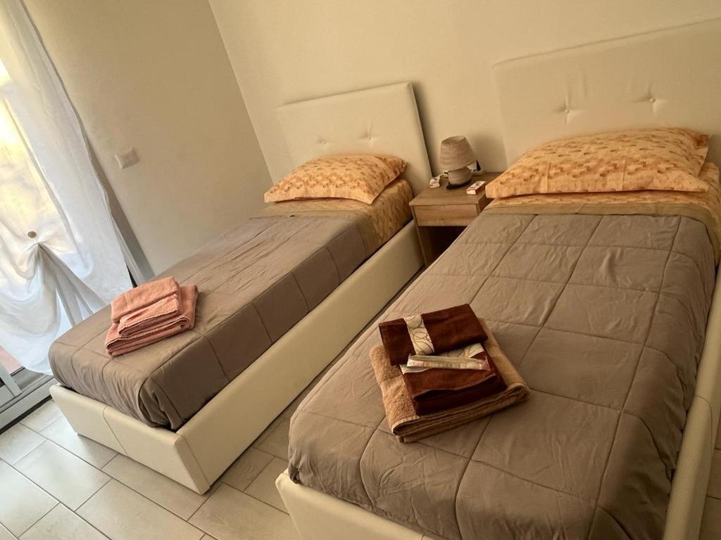 Einaudi Apartment Cologno Monzese Buitenkant foto