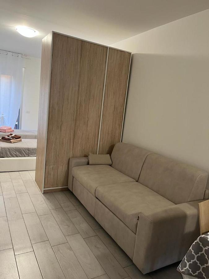 Einaudi Apartment Cologno Monzese Buitenkant foto