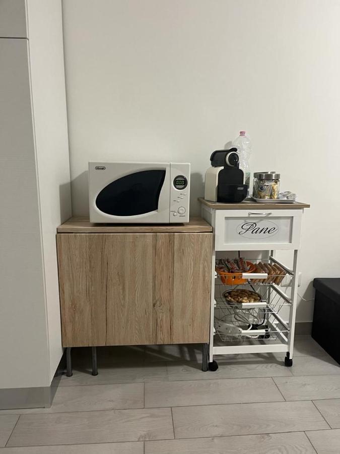 Einaudi Apartment Cologno Monzese Buitenkant foto